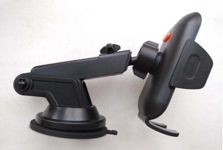 Автомобильный держатель для телефона на присоске. Этот держатель крепится на торпедо на присоске. Автомобильный держатель для телефона на присоске. Этот держатель крепится на торпедо на присоске. Фото.