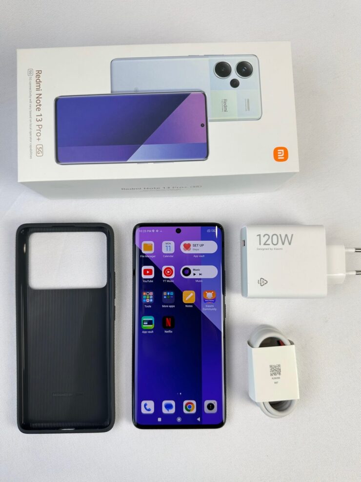 Redmi Note 13 Pro+ 5G — хороший мощный смартфон. В коробке можно найти даже чехол. Redmi Note 13 Pro+ 5G — хороший мощный смартфон. В коробке можно найти даже чехол. Фото.