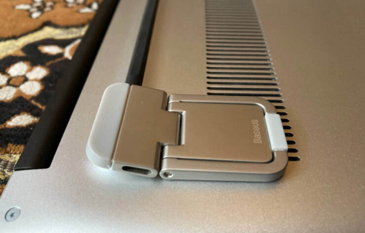 Что делать, если сильно греется ноутбук. В комплекте идет 2 алюминиевые ножки. Что делать, если сильно греется ноутбук. В комплекте идет 2 алюминиевые ножки. Фото.