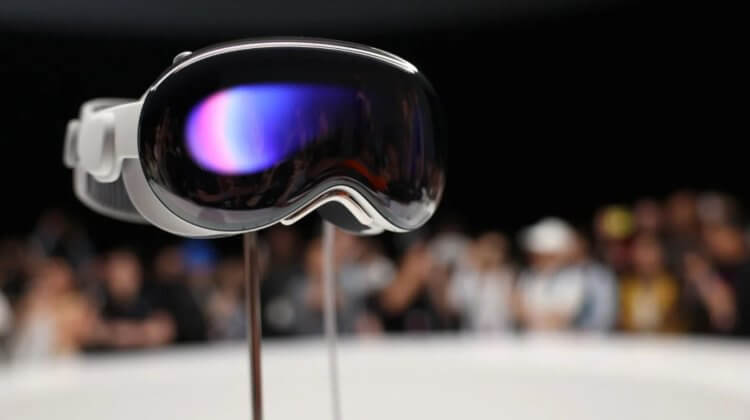 Apple рассказала, когда начнутся продажи VR-шлема Vision Pro и сколько он будет стоить. Фото.