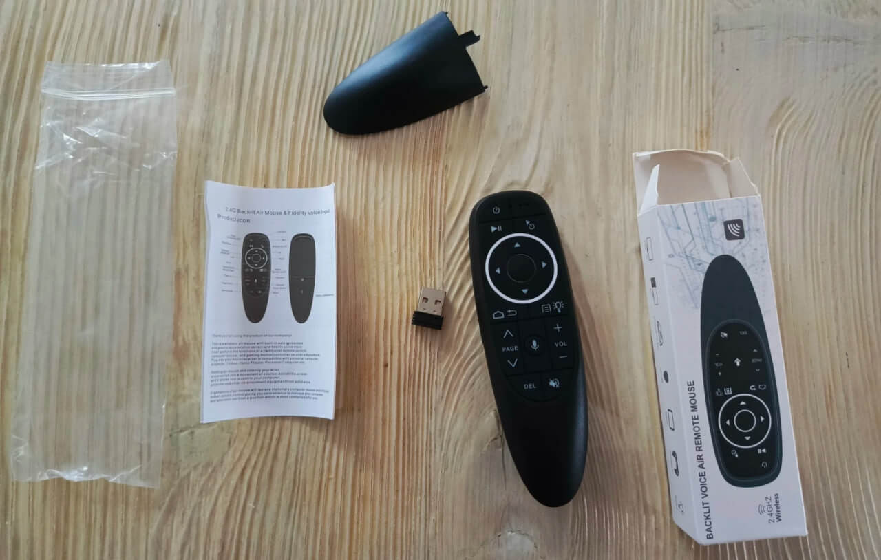 Пульт для Android TV с аэромышью. Этот пульт имеет еще и подсветку клавиш. Фото.