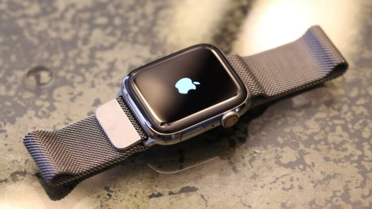 Зарядка для Apple Watch. С помощью чехлов, ремешков и браслетов можно изменить Apple Watch до неузнаваемости. Изображение: venturebeat.com. Фото.