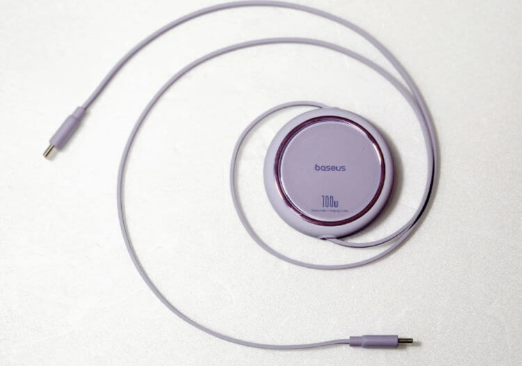 Кабель USB-C в мотке. Иметь сворачиваемый кабель удобнее, чем обычный. Кабель USB-C в мотке. Иметь сворачиваемый кабель удобнее, чем обычный. Фото.