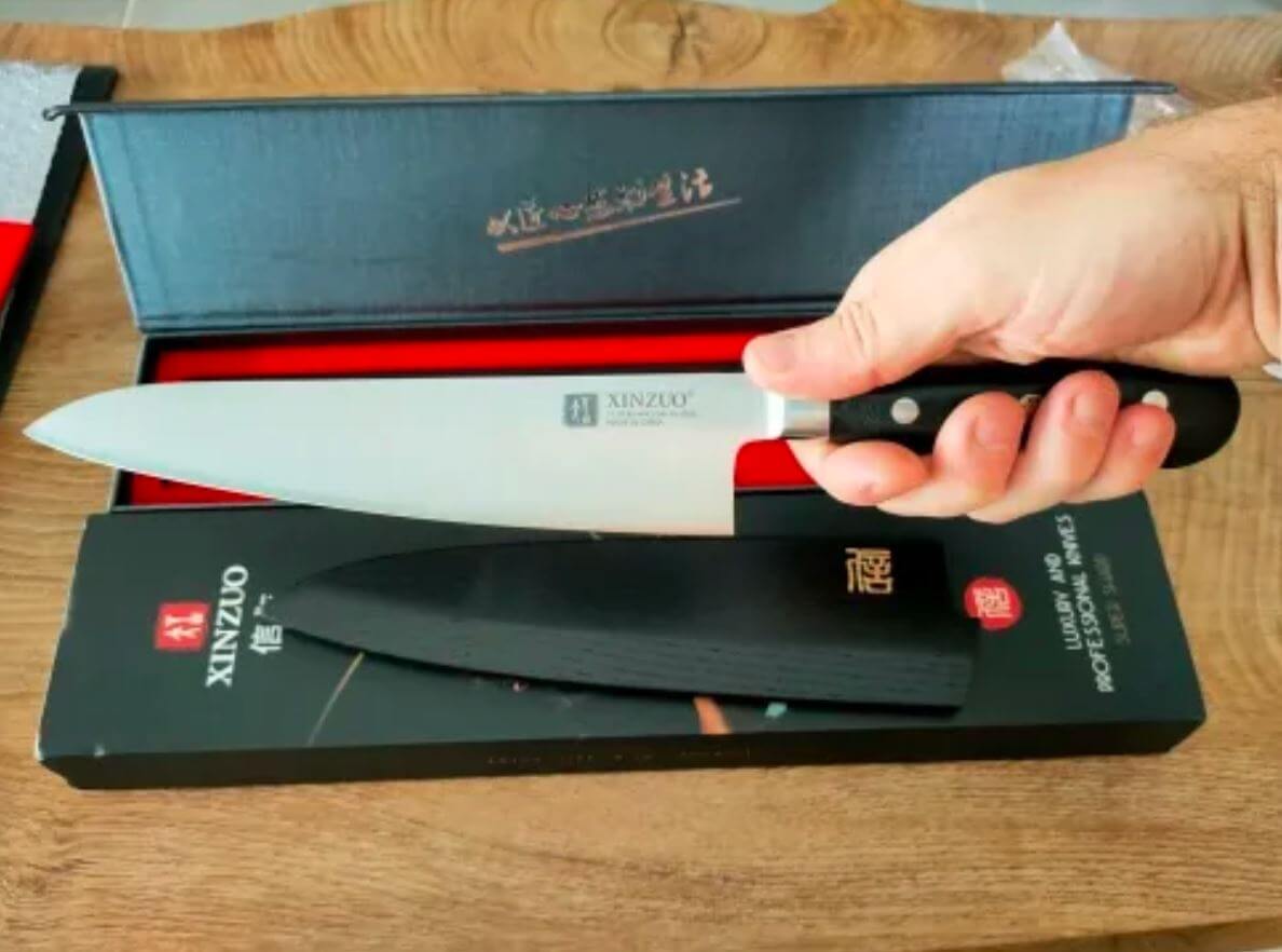 Кухонный нож для мяса. С таким ножом разделать мясо можно в два счета. Кухонный нож для мяса. С таким ножом разделать мясо можно в два счета. Фото.