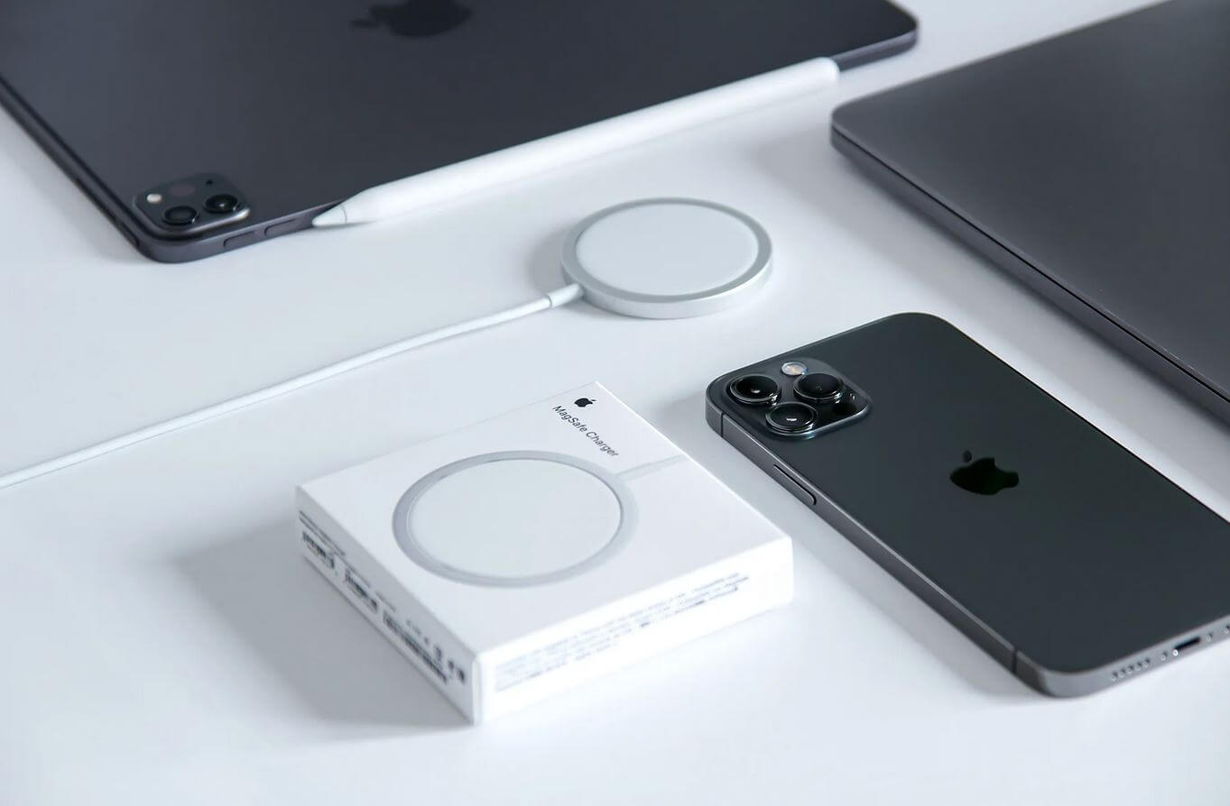 Убивает ли MagSafe аккумулятор. Зарядка MagSafe увеличивает нагрев устройства, из-за которого батарея может деградировать быстрее. Убивает ли MagSafe аккумулятор. Зарядка MagSafe увеличивает нагрев устройства, из-за которого батарея может деградировать быстрее. Фото.