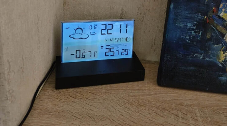 Метеостанция настольная. Эта метеостанция работает без проводов от батареек. Метеостанция настольная. Эта метеостанция работает без проводов от батареек. Фото.