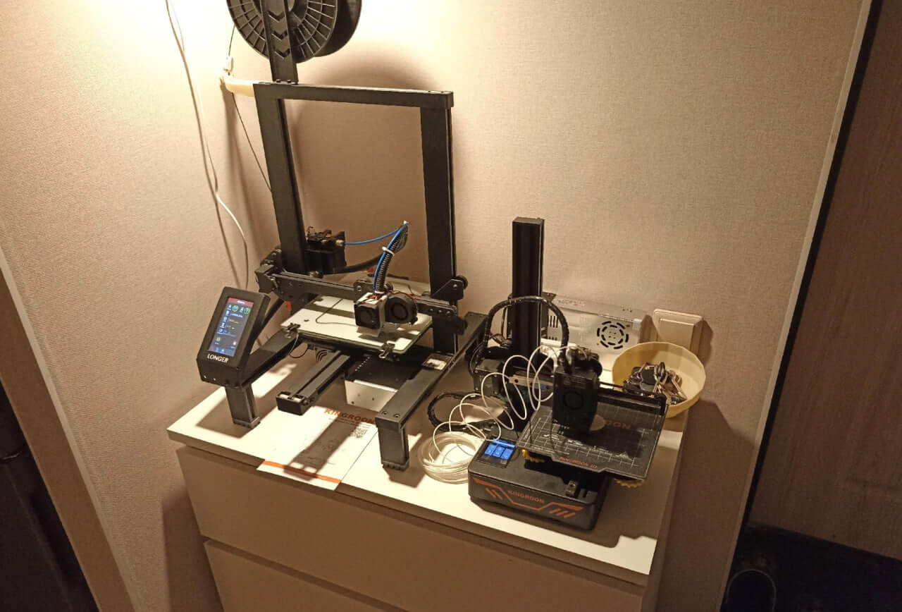 Недорогой 3D-принтер с АлиЭкспресс. 3Д-принтер тоже может стоить недорого. Фото.