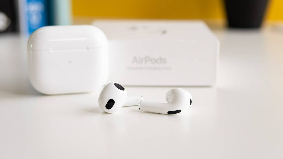 Когда выйдут новые AirPods. Ждете новые AirPods? Делитесь своим мнением в нашем чатике в Телеграме. Изображение: phonearena.com. Фото.