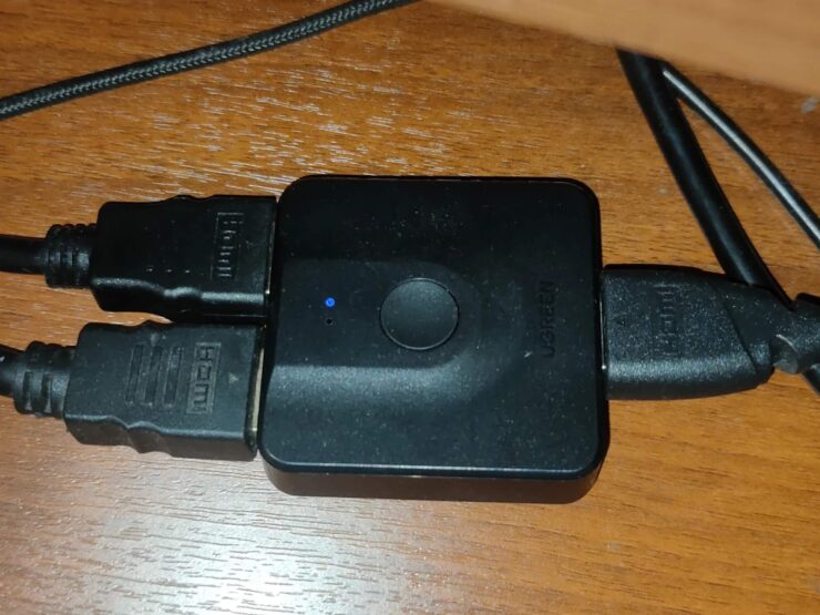 Разветвитель для HDMI. Такой разветвитель позволяет пользоваться одним разъемом на мониторе или телевизоре. Изображение: aliexpress.ru. Разветвитель для HDMI. Такой разветвитель позволяет пользоваться одним разъемом на мониторе или телевизоре. Изображение: aliexpress.ru. Фото.