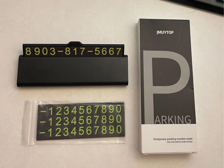 Номер телефона в автомобиль. Телефон хорошо будет видно под лобовым стеклом. Номер телефона в автомобиль. Телефон хорошо будет видно под лобовым стеклом. Фото.