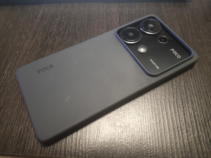 Какой смартфон на Андроиде купить. В комплекте с ПОКО идет крутой силиконовый чехол. Какой смартфон на Андроиде купить. В комплекте с ПОКО идет крутой силиконовый чехол. Фото.