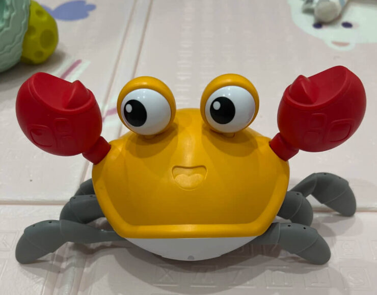 Игрушка танцующий краб. Этот краб не только танцует, но и поет. Игрушка танцующий краб. Этот краб не только танцует, но и поет. Фото.