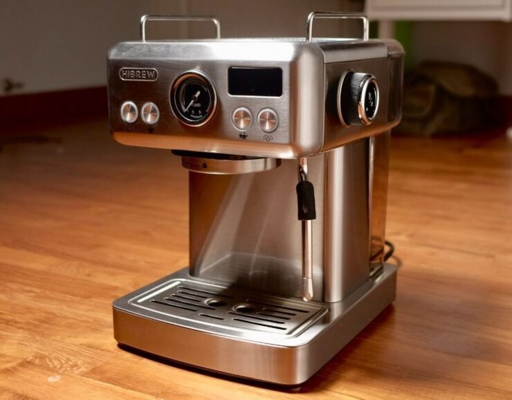 Кофемашина рожкового типа. Такой гаджет украсит любую кухню. Кофемашина рожкового типа. Такой гаджет украсит любую кухню. Фото.