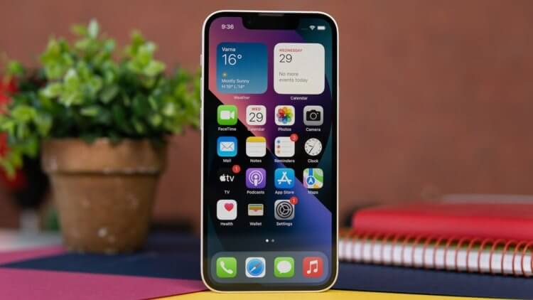 Сколько стоит Айфон 13 мини. iPhone 13 mini порадует вас маленькой челкой и быстрым процессором. Изображение: phonearena.com. Сколько стоит Айфон 13 мини. iPhone 13 mini порадует вас маленькой челкой и быстрым процессором. Изображение: phonearena.com. Фото.