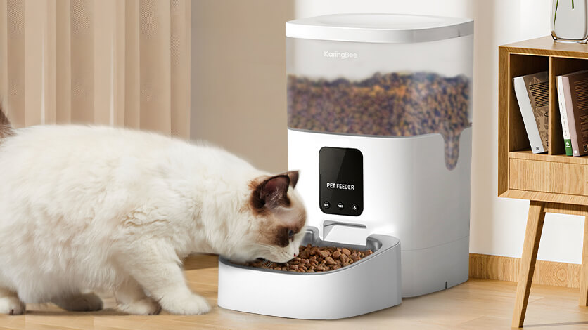 Автоматический лоток и кормушка KaringBee превращают уход за кошкой в удовольствие. Фото.