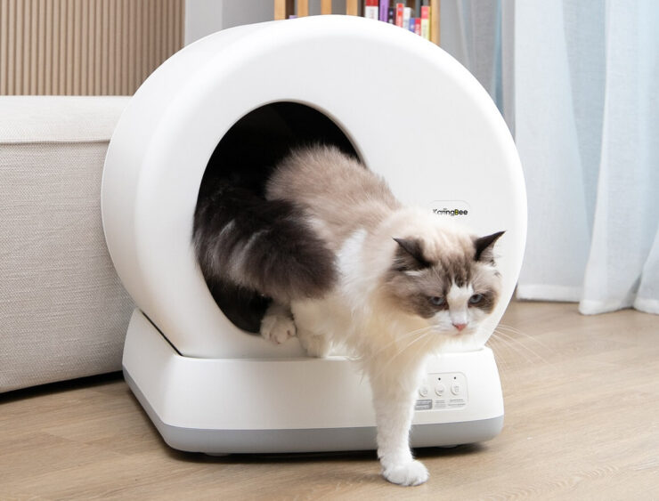 Автоматический лоток для кошек. Автоматический лоток KaringBee C10 легко определит, что кошка внутри или подходит к нему и остановит процесс очистки. Автоматический лоток для кошек. Автоматический лоток KaringBee C10 легко определит, что кошка внутри или подходит к нему и остановит процесс очистки. Фото.