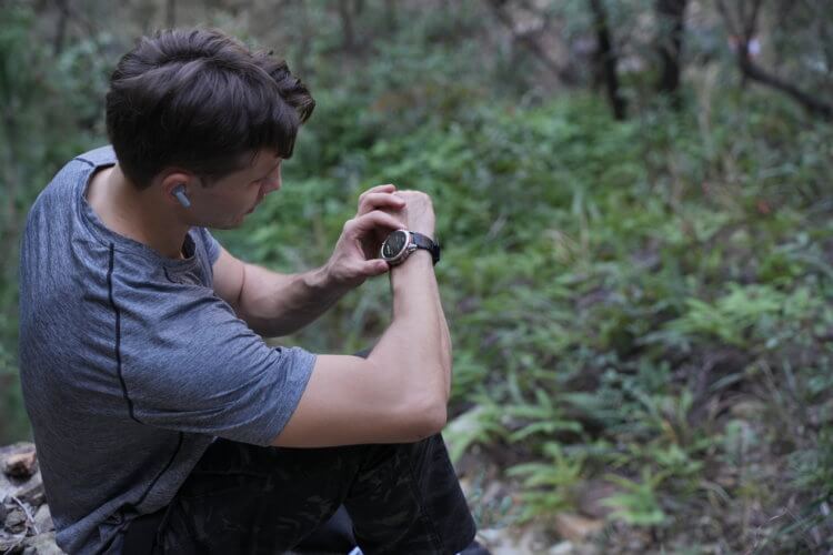Эти стильные защищенные часы работают дольше Apple Watch Ultra, а стоят в 7 раз дешевле. С защищенными умными часами Kospect Tank не страшны никакие погодные условия. Эти стильные защищенные часы работают дольше Apple Watch Ultra, а стоят в 7 раз дешевле. С защищенными умными часами Kospect Tank не страшны никакие погодные условия. Фото.