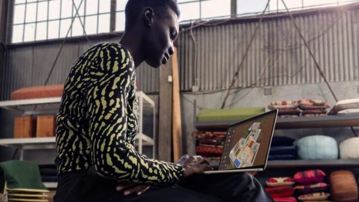 Время работы MacBook Air M3. С MacBook Air вы сможете работать в любом месте. Изображение: apple.com. Фото.