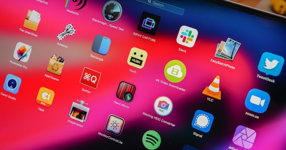 Не работают приложения на Маке. Некоторые привычные приложения могут не запускаться после обновления компьютера Apple. Изображение: inverse.com. Фото.