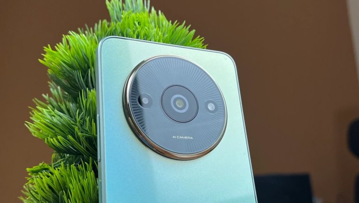 Смартфон POCO C61. POCO C61 стоит меньше 5к рублей, а выглядит на все 100. Фото: Mobile and Tech Guru. Смартфон POCO C61. POCO C61 стоит меньше 5к рублей, а выглядит на все 100. Фото: Mobile and Tech Guru. Фото.