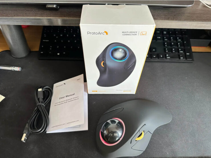 Беспроводная мышь с трекболом. Перелистывать страницы с такой мышкой будет очень удобно. Беспроводная мышь с трекболом. Перелистывать страницы с такой мышкой будет очень удобно. Фото.