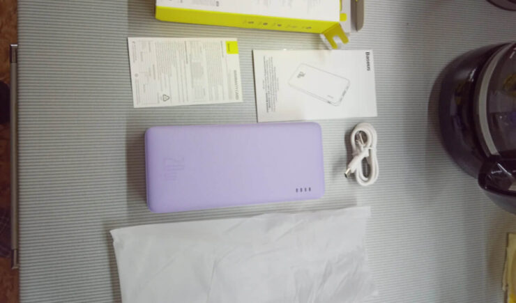 Недорогой повербанк для быстрой зарядки. Этот повербанк выдает на выходе 20 Вт. Недорогой повербанк для быстрой зарядки. Этот повербанк выдает на выходе 20 Вт. Фото.