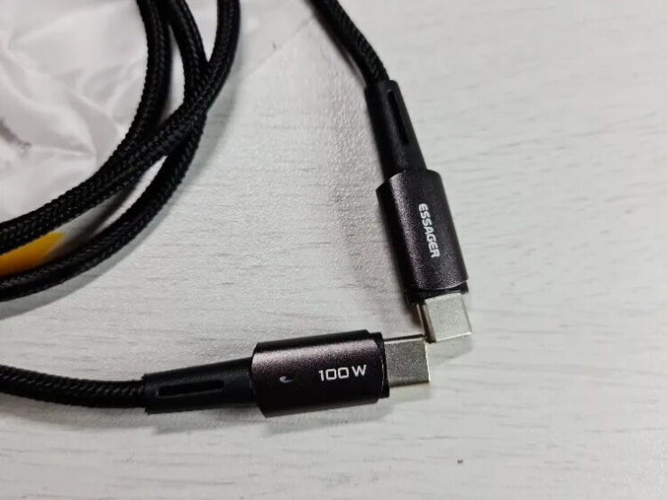 Провод для Айфона 15. Этим кабелем можно зарядить даже Макбук. Провод для Айфона 15. Этим кабелем можно зарядить даже Макбук. Фото.