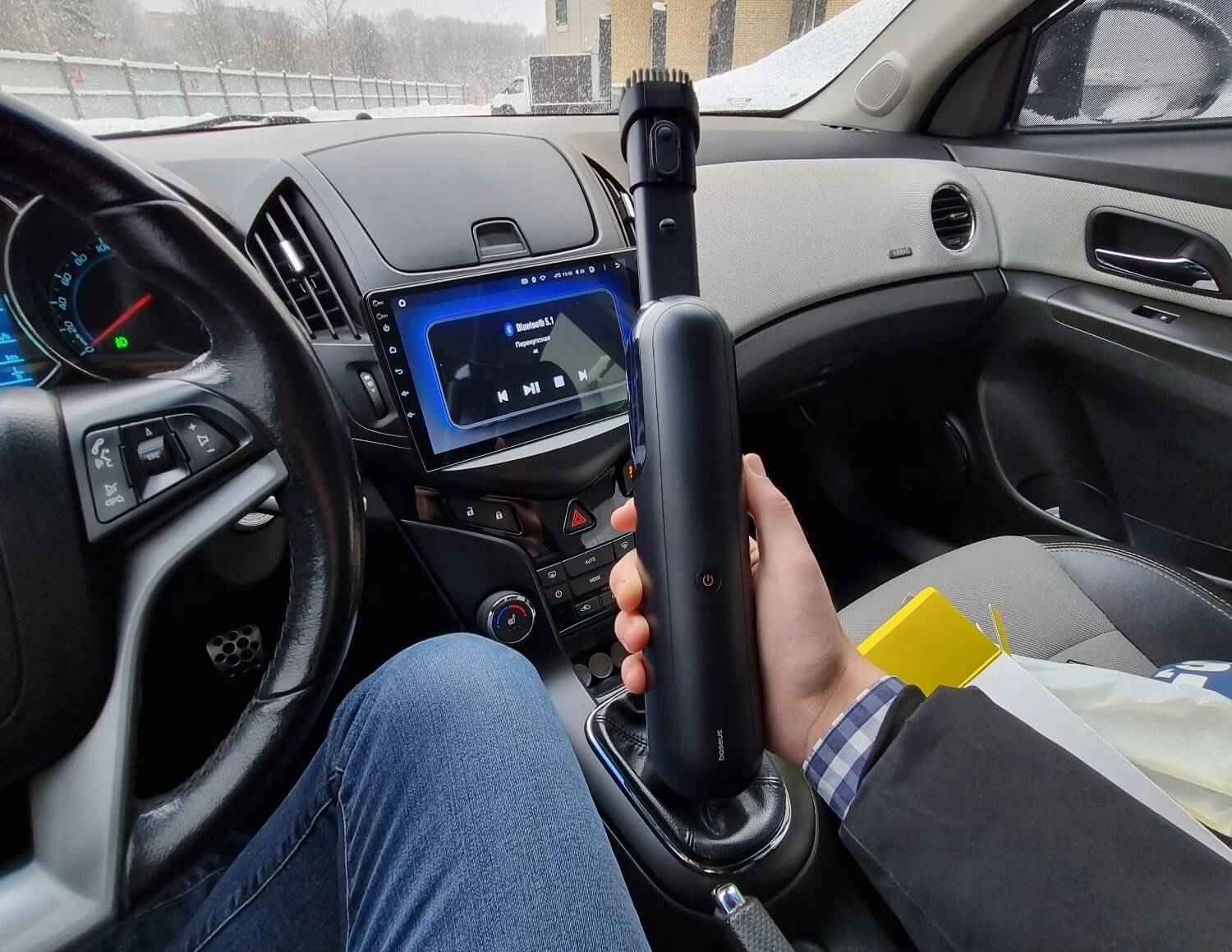 Пылесос для автомобиля. Вот такой пылесос позволит вам навести в машине порядок. Фото.