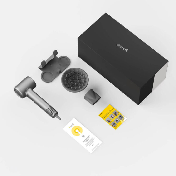 Фен для волос с насадками. В комплекте с феном идет все самое необходимое. Фен для волос с насадками. В комплекте с феном идет все самое необходимое. Фото.