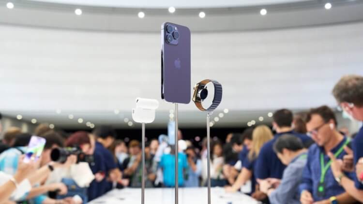 Как изменились цены на iPhone в России после введения импортной пошлины. iPhone 15 в России подорожали. Но не так что бы очень сильно. Фото: RBK. Как изменились цены на iPhone в России после введения импортной пошлины. iPhone 15 в России подорожали. Но не так что бы очень сильно. Фото: RBK. Фото.
