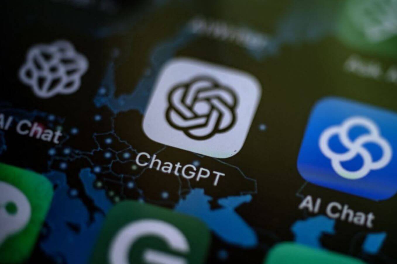 Когда выйдет Apple GPT. Говорят, в Айфоне появится ChatGPT. Что это значит? Фото: Bloomberg.com. Фото.