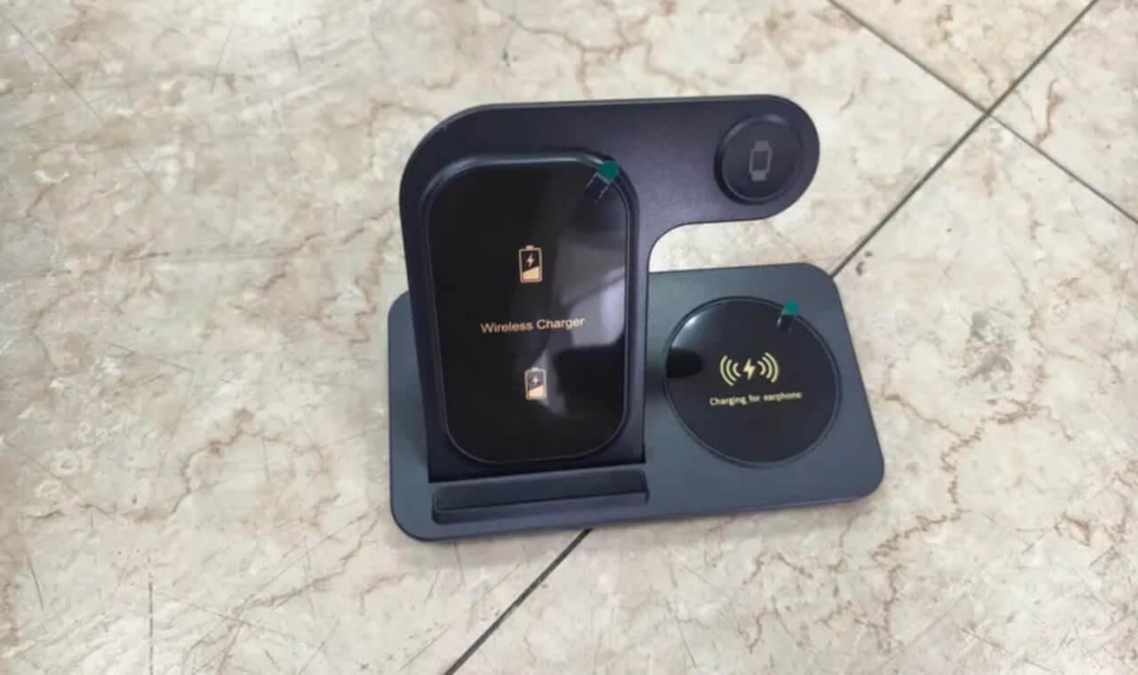 Беспроводная зарядка для iPhone 3 в 1. Заряжайте все свои устройства сразу. Фото.