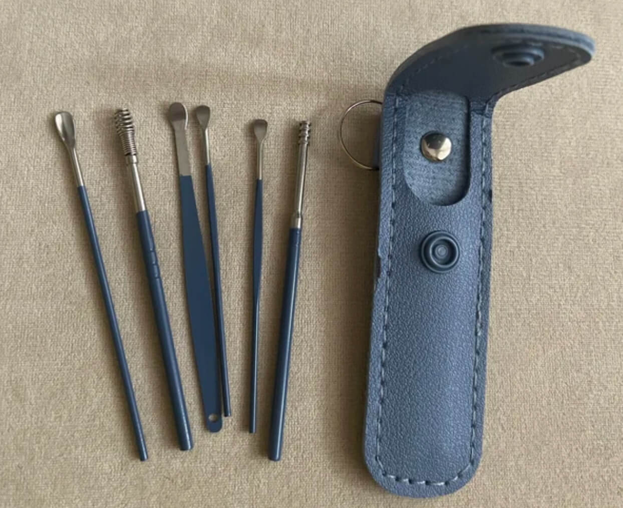 Инструменты для чистки ушей. Чистить уши тоже нужно правильно. Фото.