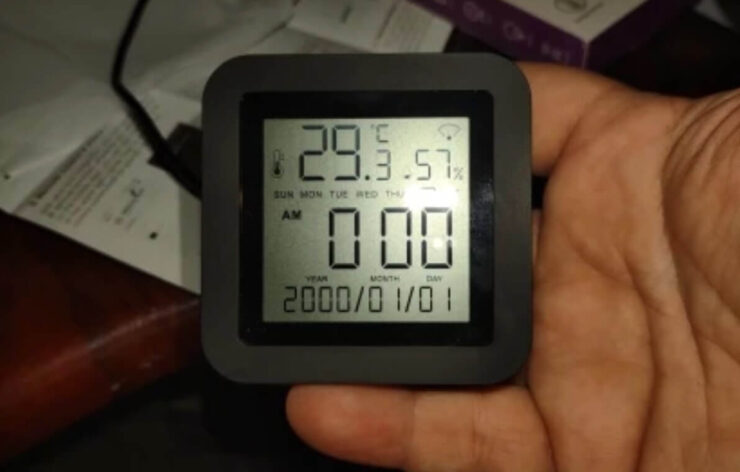 ИК-пульт с Wi-Fi и датчиком влажности. С виду — просто часы, а внутри — целый компьютер. ИК-пульт с Wi-Fi и датчиком влажности. С виду — просто часы, а внутри — целый компьютер. Фото.