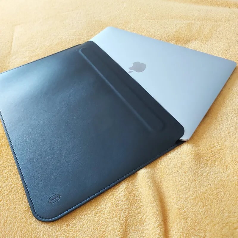 Сумки-чехлы для Макбука. Этот чехол можно еще и закрыть. Изображение: aliexpress.ru. Фото.