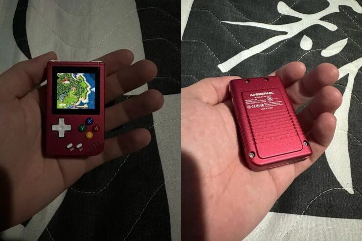 Портативная игровая консоль. Консоль легко помещается в ладошку. Портативная игровая консоль. Консоль легко помещается в ладошку. Фото.