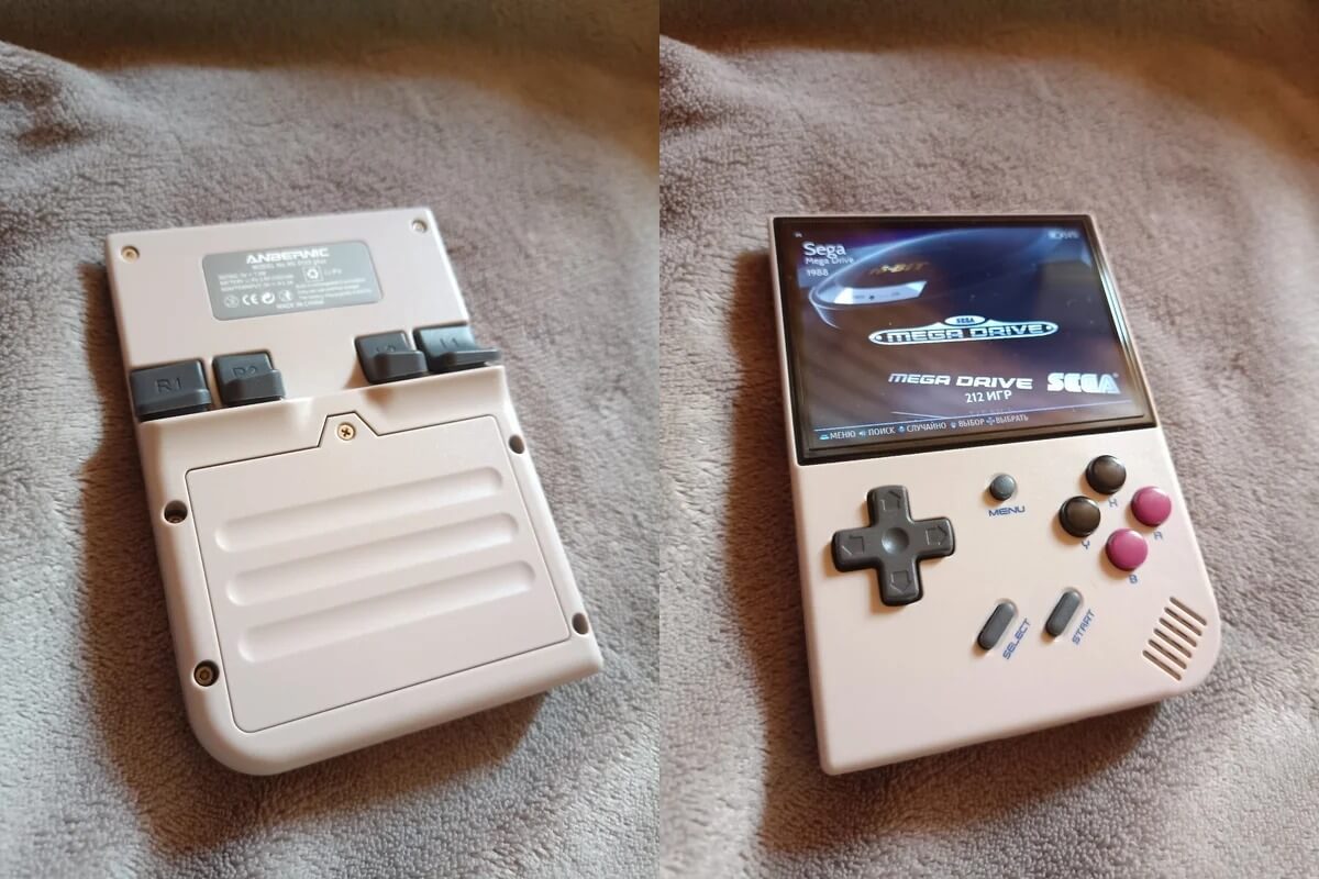 Портативная игровая консоль. На консоли есть все необходимые кнопки для комфортной игры. Фото.