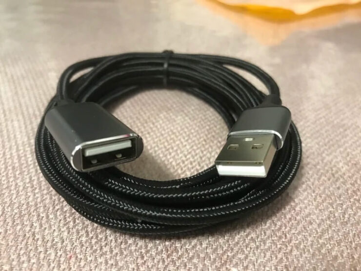 Кабель удлинитель USB. С таким удлинителем удаленность USB-разъема не станет проблемой. Фото.
