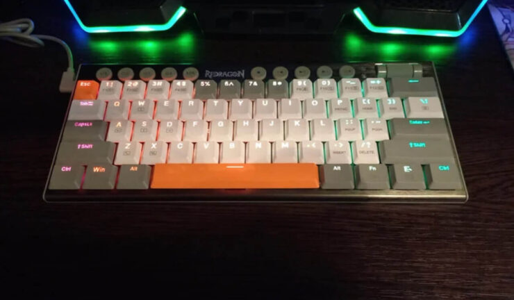 Геймерская клавиатура с подсветкой. Выглядит эта клава и правда круто. Фото.