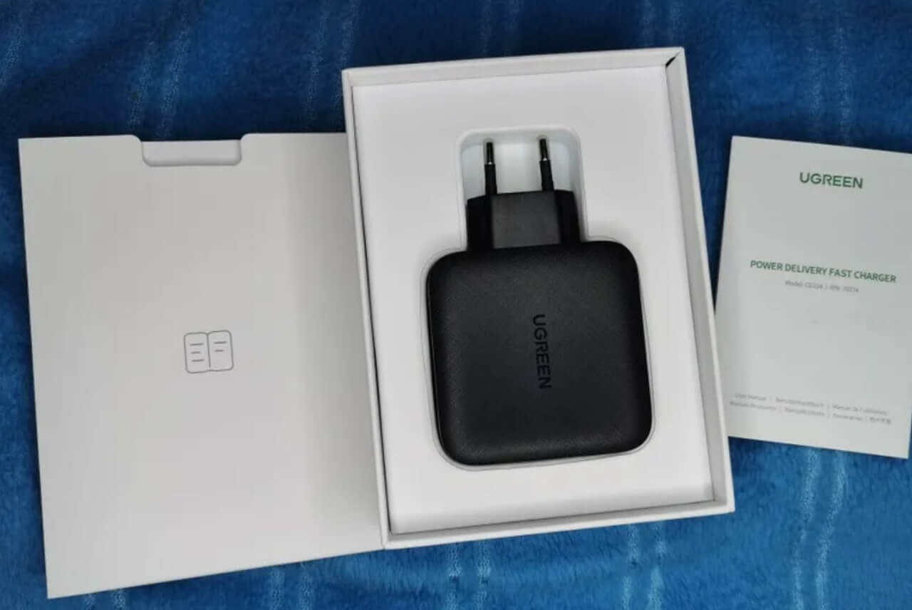 Быстрая зарядка Ugreen на 4 устройства. Я сам пользуюсь такой зарядкой. Фото.