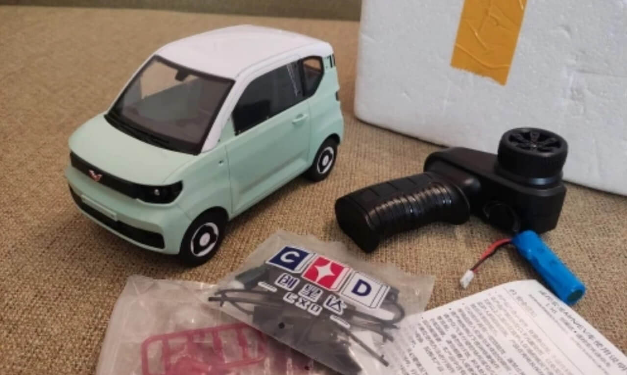 Радиоуправляемая машинка с Алиэкспресс. Эта маленькая машинка надежнее, чем вам кажется. Фото.