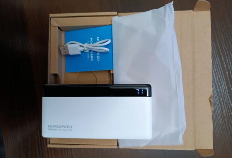 Внешний аккумулятор на 10000 мА*ч. С таким повербанком без проблем пустят в самолет. Внешний аккумулятор на 10000 мА*ч. С таким повербанком без проблем пустят в самолет. Фото.