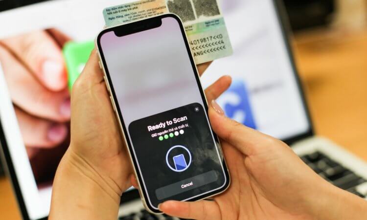 Зачем нужен NFC в iPhone, кроме оплаты. NFC в iPhone скоро будет уметь гораздо больше, чем сейчас. Фото: VnExpress. Фото.