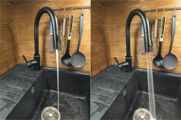 Кран на кухню с сенсорным управлением. Кран не подключается к интернету, но поддерживает сенсорное управление. Фото.