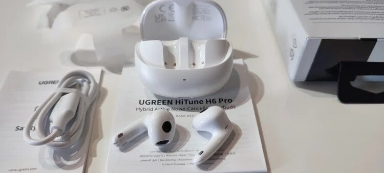 Хорошие беспроводные наушники. Наушники внешне напоминают AirPods 3. Хорошие беспроводные наушники. Наушники внешне напоминают AirPods 3. Фото.