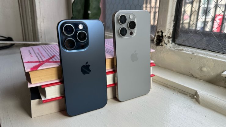 На каких смартфонах появится Apple Intelligence. Владельцы iPhone 15 Pro и iPhone 15 Pro Max могут включить Apple Intelligence в России. А все остальные — нет. Изображение: edition.cnn.com. На каких смартфонах появится Apple Intelligence. Владельцы iPhone 15 Pro и iPhone 15 Pro Max могут включить Apple Intelligence в России. А все остальные — нет. Изображение: edition.cnn.com. Фото.