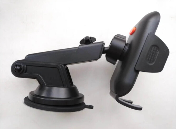 Держатель для смартфона от Baseus. Этот держатель можно закрепить даже на стекле. Держатель для смартфона от Baseus. Этот держатель можно закрепить даже на стекле. Фото.