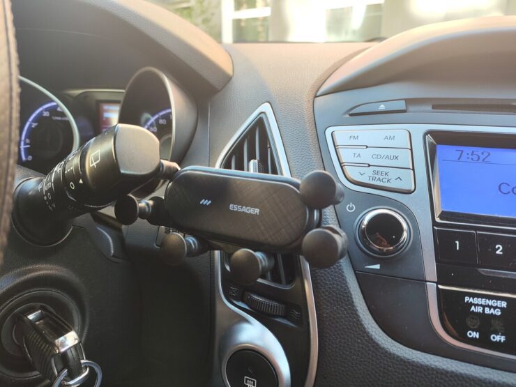 Какой держатель для телефона купить. Советую этот держатель всем. Главное, убедитесь, что он не будет мешать органам управления автомобилем. Какой держатель для телефона купить. Советую этот держатель всем. Главное, убедитесь, что он не будет мешать органам управления автомобилем. Фото.