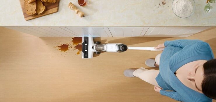 Вертикальный пылесос для влажной уборки. Выглядит пылесос стильно благодаря белому цвету. Изображение: mpp-news.ru. Вертикальный пылесос для влажной уборки. Выглядит пылесос стильно благодаря белому цвету. Изображение: mpp-news.ru. Фото.