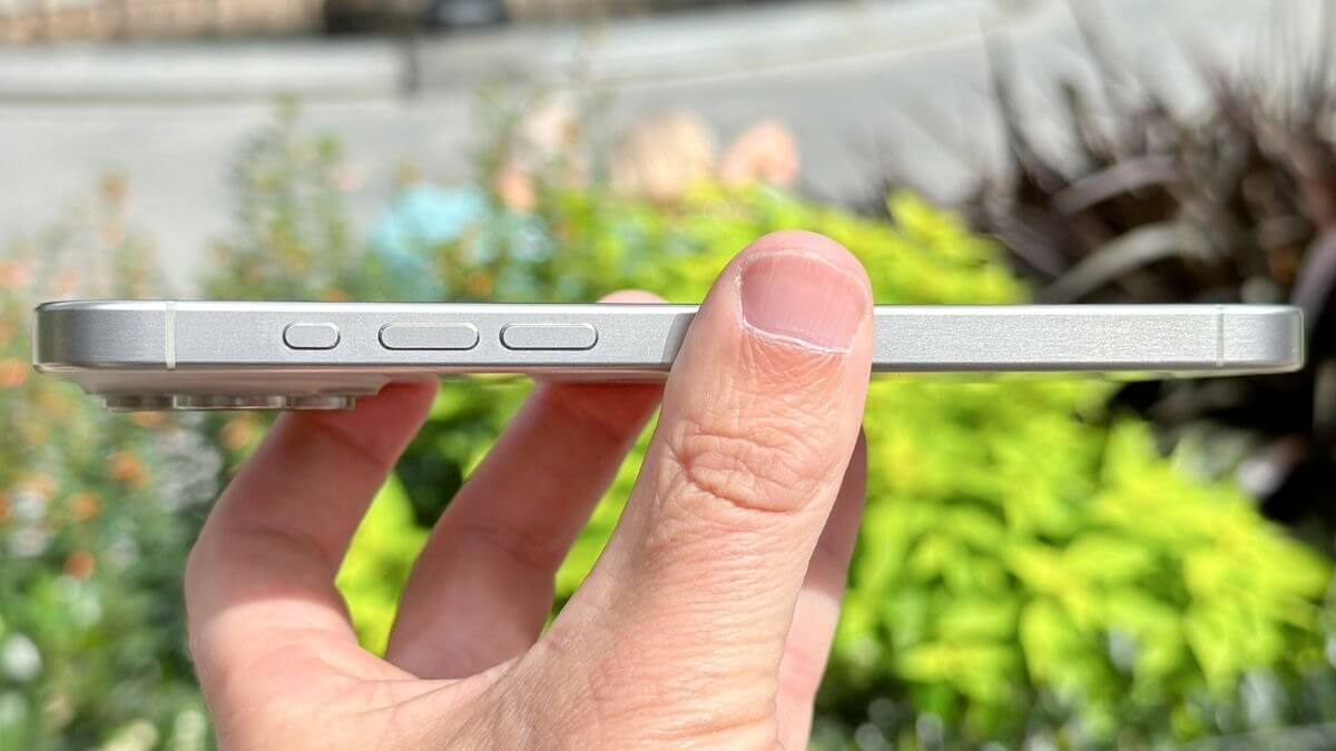 Приглашение на презентацию Apple 10 сентября. Ранее Айфоны уже получили одну новую кнопку. Но ведь кнопок много не бывает. Фото: PhoneArena. Фото.